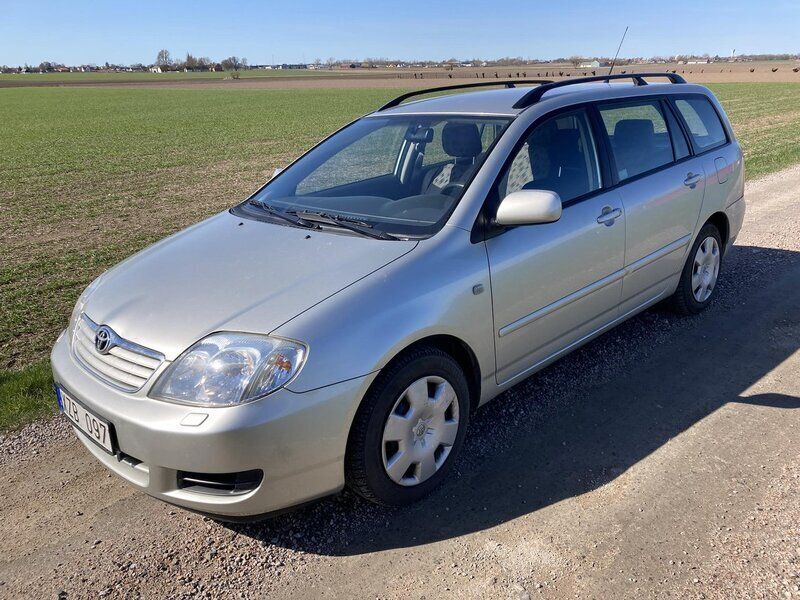 Silver Begagnad 2006 Toyota Corolla Kombi | 35 000 kr - Bild 1/4