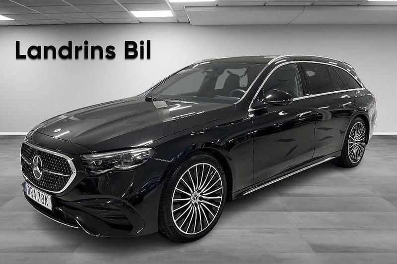 Obsidiansvart metallic Begagnad 2025 Mercedes E300 AMG Line Premium Kombi | 629 900 kr - Bild 1/4