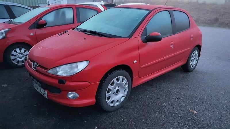 Begagnad 2008 Peugeot 206 Halvkombi | 15 000 kr (Marknadspris) - Bild 1/4