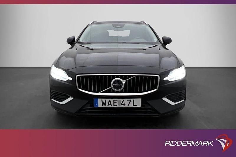 Svart Begagnad 2023 Volvo V60 Core Kombi | 319 800 kr - Bild 1/3