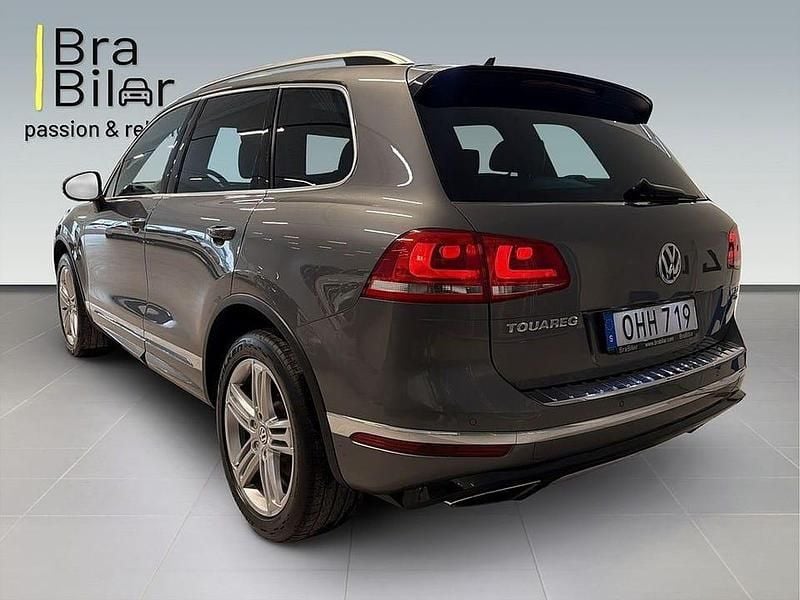Begagnad VW Touareg R-line 204 HK (150 kW) 2017 Grå SUV