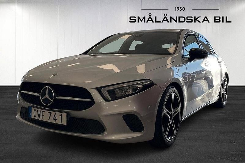 Polarsilver metallic Begagnad 2018 Mercedes A200 Progressive Halvkombi | 189 000 kr (Marknadspris) - Bild 1/4