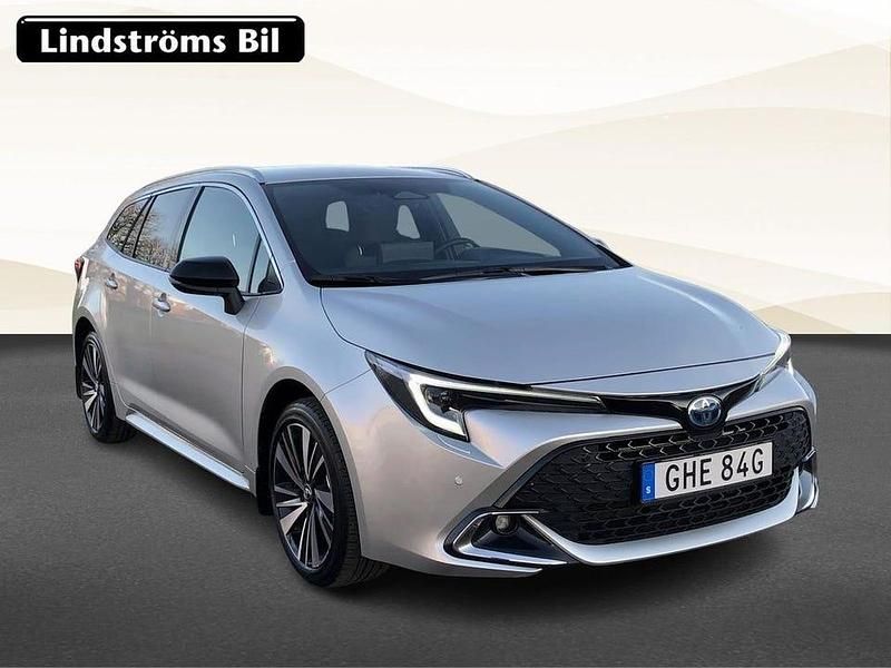 Begagnad Toyota Corolla Style 141 HK (103 kW) 2025 Silver Kombi