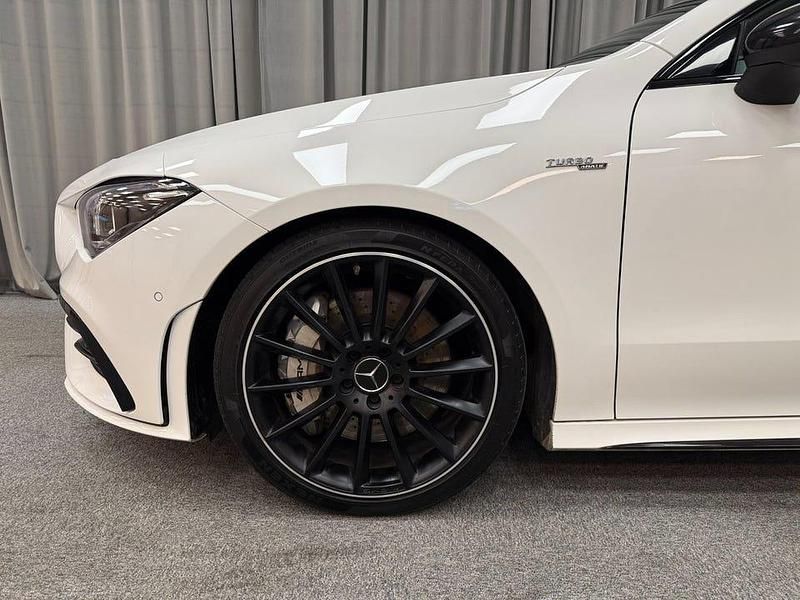 Begagnad Mercedes CLA35 AMG Shooting Brake AMG 306 HK (225 kW) 2019 Vit Kombi
