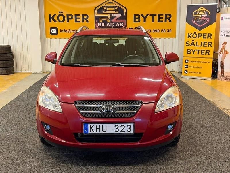 Begagnad Kia Ceed Sportswagon EX 122 HK (89 kW) 2007 Röd Kombi
