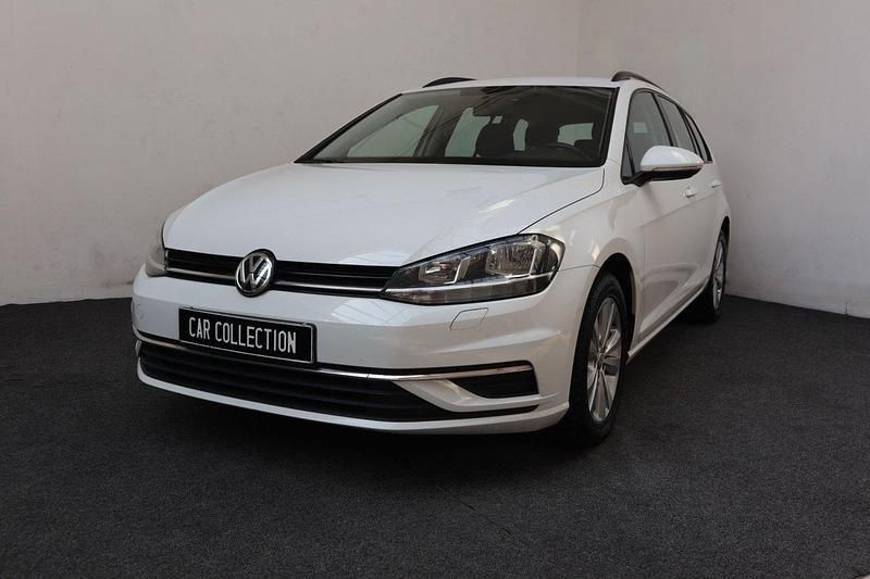 Vit Begagnad 2017 VW Golf VII Kombi | 129 900 kr (Marknadspris) - Bild 1/4
