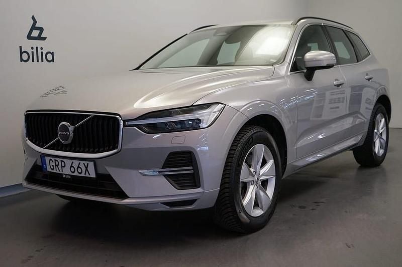 Silver Begagnad 2023 Volvo XC60 Core SUV | 429 500 kr (Bra pris) - Bild 1/3