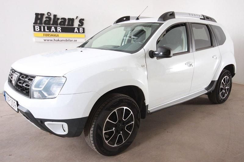 Vit Begagnad 2017 Dacia Duster Black Shadow SUV | 124 500 kr (Marknadspris) - Bild 1/4