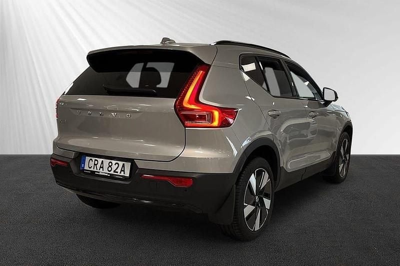 Begagnad Volvo EX40 Plus 188 kW (256 HK) 2025 Silver SUV