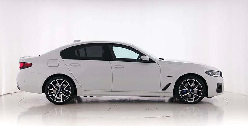 Begagnad 2023 BMW 530 Sedan | 429 000 kr - Bild 1/4