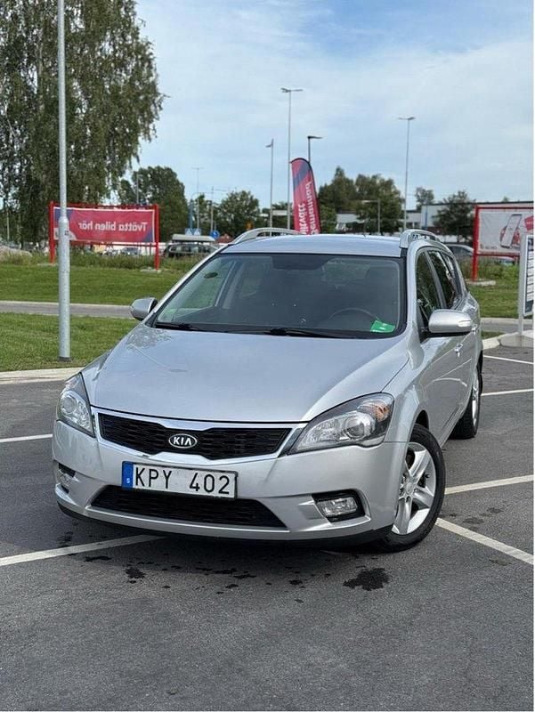 Silver Begagnad 2010 Kia Ceed Sportswagon 4 Kombi | 69 900 kr (Marknadspris) - Bild 1/4