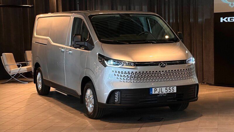 Grå Ny 2024 Maxus eDeliver 7 Van | 624 875 kr - Bild 1/4