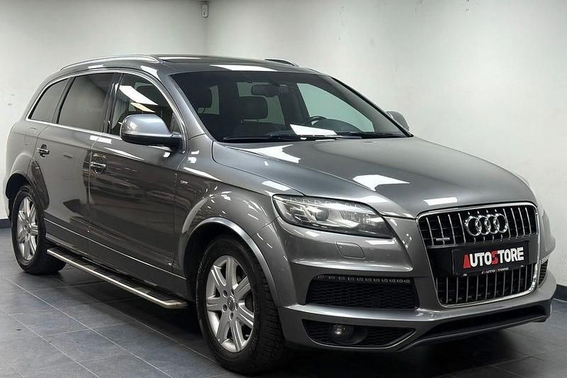Grå Begagnad 2013 Audi Q7 S-Line SUV | 229 900 kr (Lite dyr) - Bild 1/4