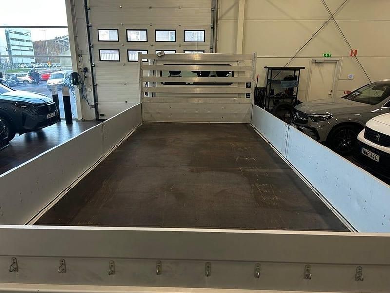 Begagnad Peugeot Boxer 165 HK (121 kW) 2020 Vit Van