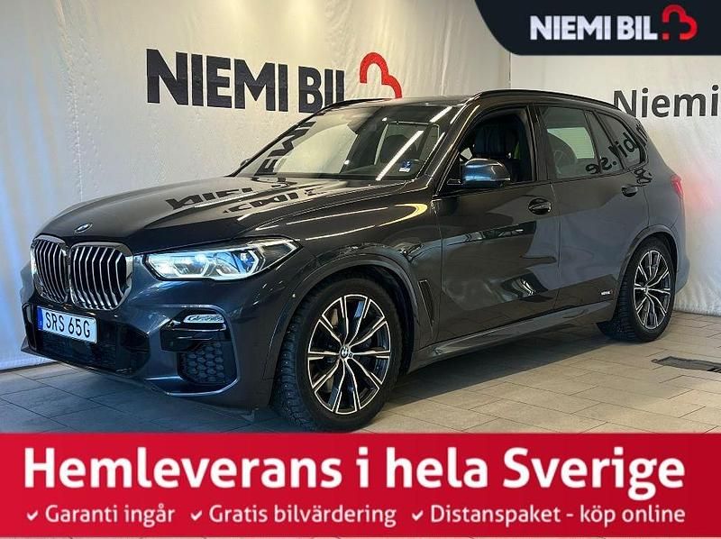 Grå Begagnad 2019 BMW X5 M Sport SUV | 549 900 kr (Marknadspris) - Bild 1/3