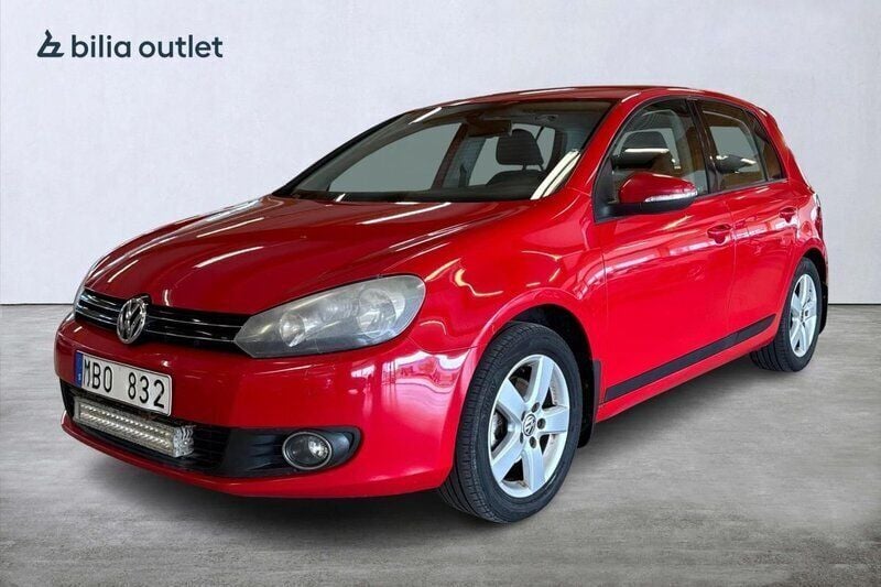 Röd Begagnad 2011 VW Golf VII Halvkombi | 39 900 kr - Bild 1/4