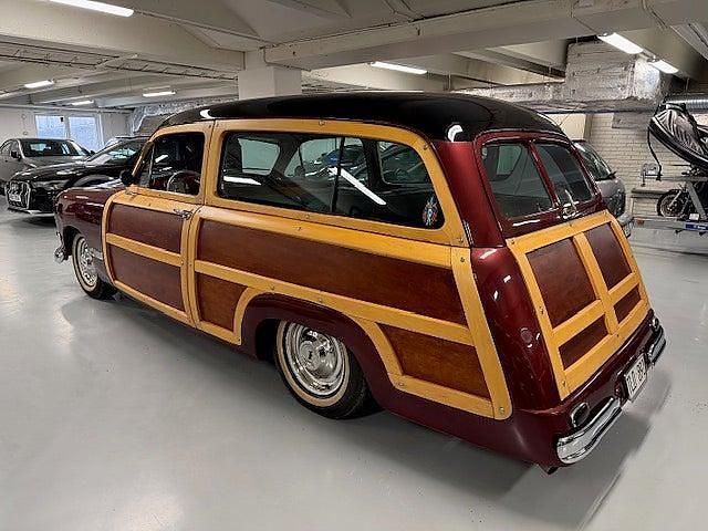 Begagnad Ford Deluxe 239 HK (175 kW) 1950 Grå Kombi