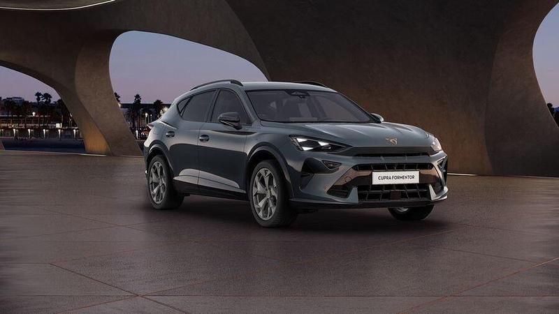 Blå (fiord blue) Ny 2025 Cupra Formentor SUV | 439 500 kr (Marknadspris) - Bild 1/3
