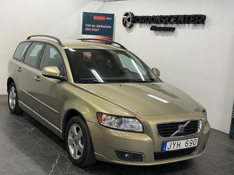 Grön Begagnad 2009 Volvo V50 Momentum Kombi | 29 900 kr (Bra pris) - Bild 1/4