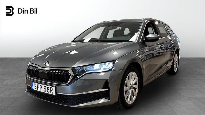 Grå Begagnad 2025 Skoda Octavia Selection Kombi | 299 900 kr (Bra pris) - Bild 1/4