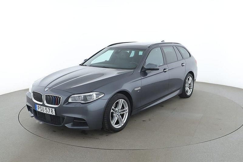 Grå Begagnad 2016 BMW 530 M Sport Kombi | 263 000 kr (Marknadspris) - Bild 1/3