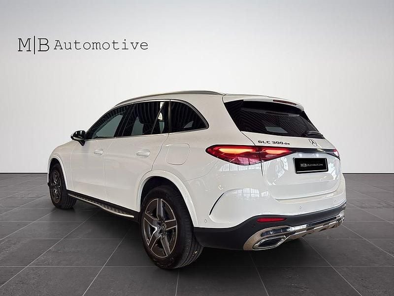 Begagnad Mercedes GLC300e Advanced 333 HK (244 kW) 2024 Vit SUV