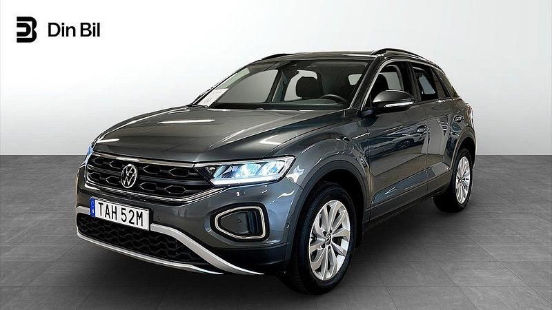 Grå (indium grey metallic) Begagnad 2024 VW T-Roc Edition SUV | 314 500 kr (Lite dyr) - Bild 1/4