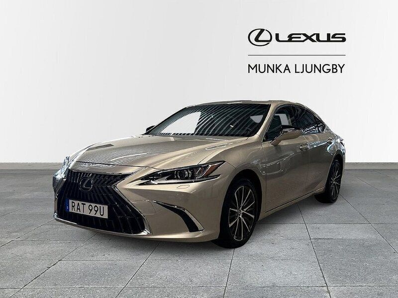 Silver Begagnad 2023 Lexus ES300H Limited Edition Sedan | 399 900 kr (Bra pris) - Bild 1/4