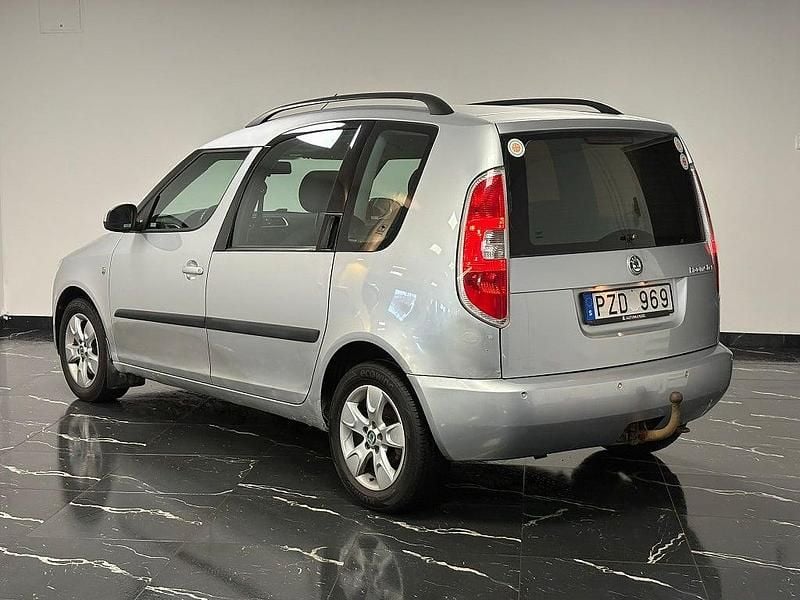 Begagnad Skoda Roomster 105 HK (77 kW) 2008 Silver Minibuss