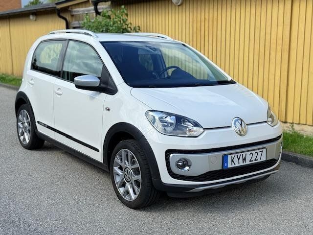 Vit Begagnad 2016 VW cross up! Halvkombi | 59 900 kr - Bild 1/4