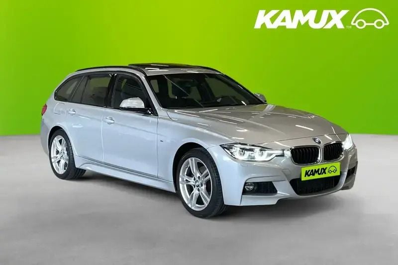 Silver/grå Begagnad 2017 BMW 320 M Sport Kombi | 239 700 kr (Lite dyr) - Bild 1/4