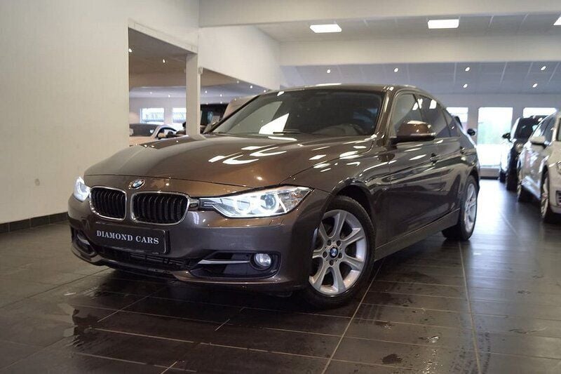 Begagnad BMW 320 187 HK (137 kW) 2013 Brun Sedan