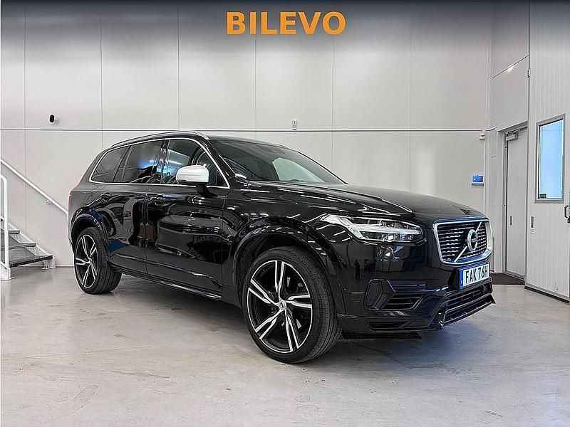 Svart Begagnad 2015 Volvo XC90 R-Design SUV | 319 800 kr (Marknadspris) - Bild 1/4