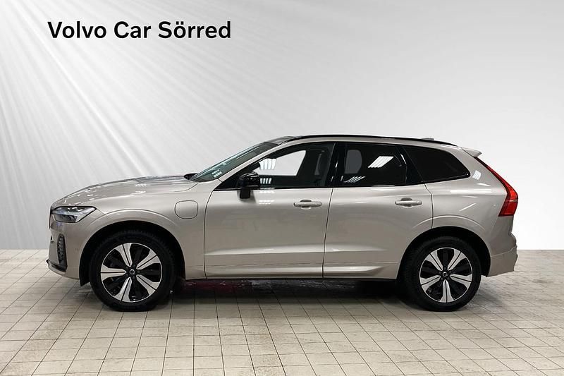 Begagnad Volvo XC60 Plus 350 HK (257 kW) 2022 Grå SUV