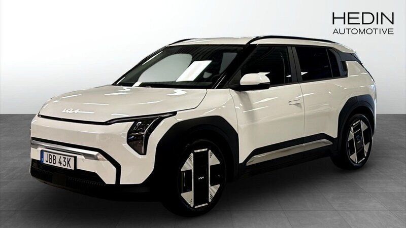 Vit (white) Ny 2024 Kia EV3 Plus SUV | 498 800 kr (Marknadspris) - Bild 1/4