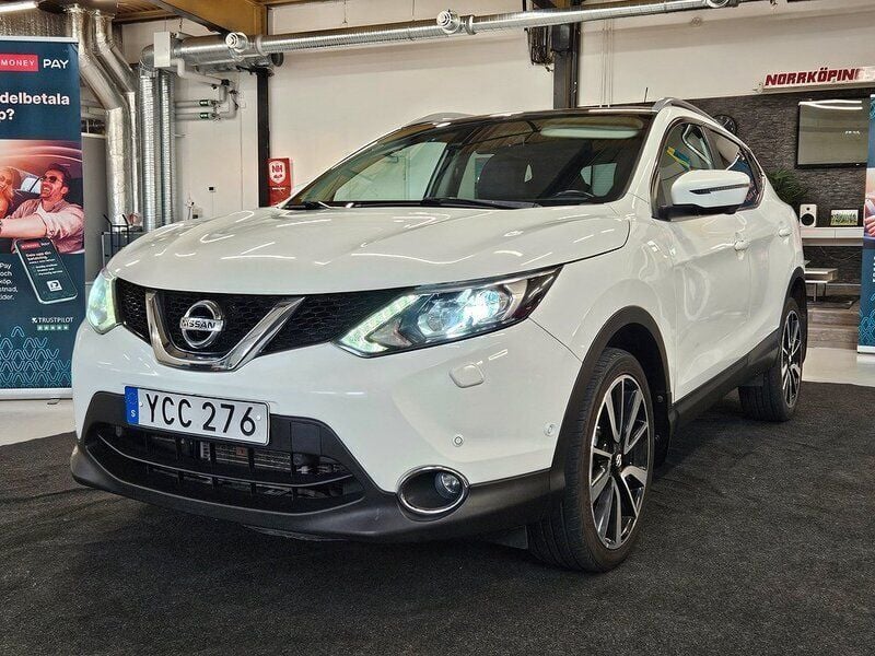 Vit Begagnad 2016 Nissan Qashqai SUV | 119 900 kr - Bild 1/4
