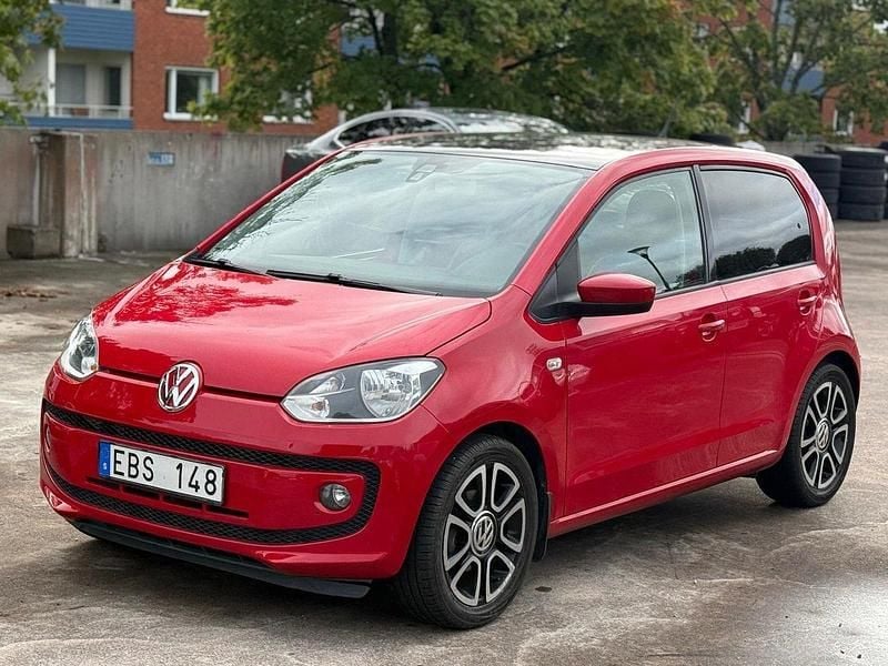 Röd Begagnad 2013 VW up! SE Halvkombi | 89 500 kr (Marknadspris) - Bild 1/4