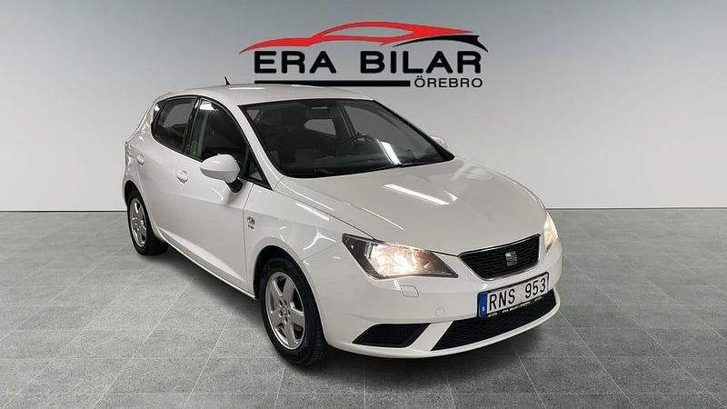 Vit Begagnad 2013 Seat Ibiza Style Halvkombi | 69 800 kr (Marknadspris) - Bild 1/4