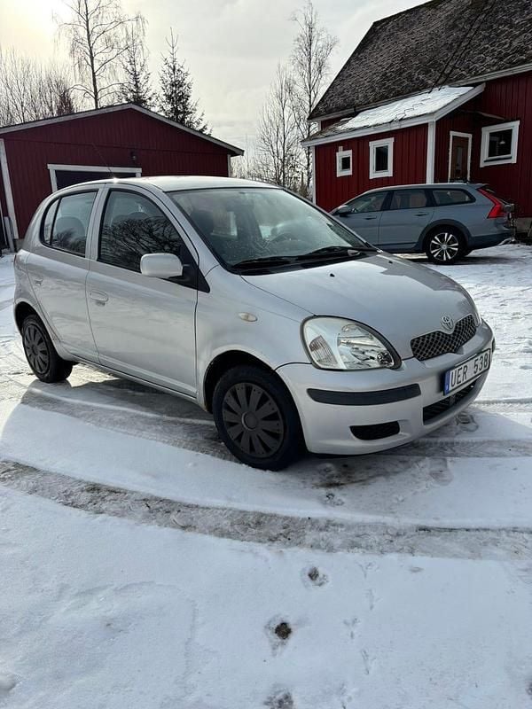 Begagnad Toyota Yaris 65 HK (47 kW) 2003