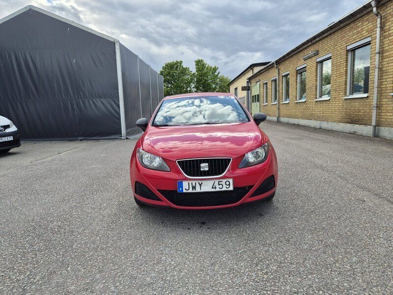 Röd Begagnad 2009 Seat Ibiza Halvkombi | 29 900 kr (Marknadspris) - Bild 1/4