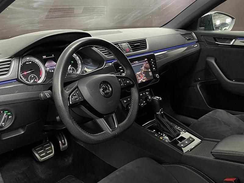 Begagnad Skoda Superb SportLine 190 HK (139 kW) 2018 Grå Kombi