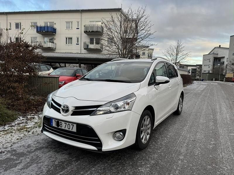 Begagnad 2016 Toyota Verso Active Minibuss | 199 000 kr (Marknadspris) - Bild 1/4