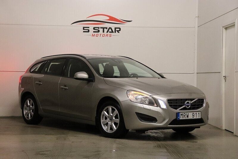 Ljusbrun Begagnad 2011 Volvo V60 Kombi | 77 900 kr (Dyr) - Bild 1/4