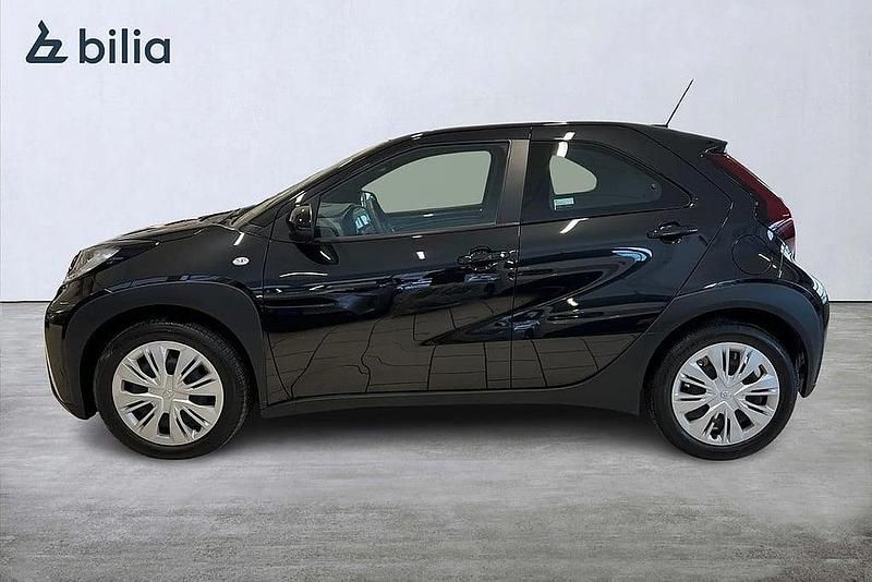 Ny Toyota Aygo X Play 72 HK (52 kW) 2025 Svart SUV