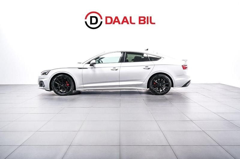 Vit Begagnad 2020 Audi A5 Sportback Proline Halvkombi | 299 700 kr (Marknadspris) - Bild 1/4