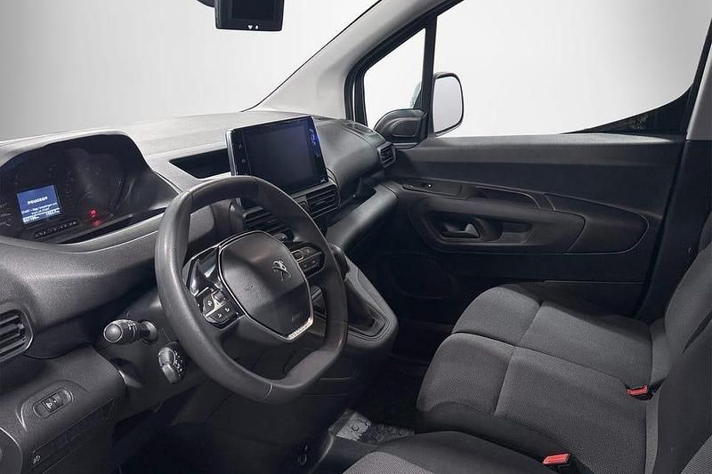 Begagnad Peugeot Partner 103 HK (75 kW) 2018 Vit Minibuss