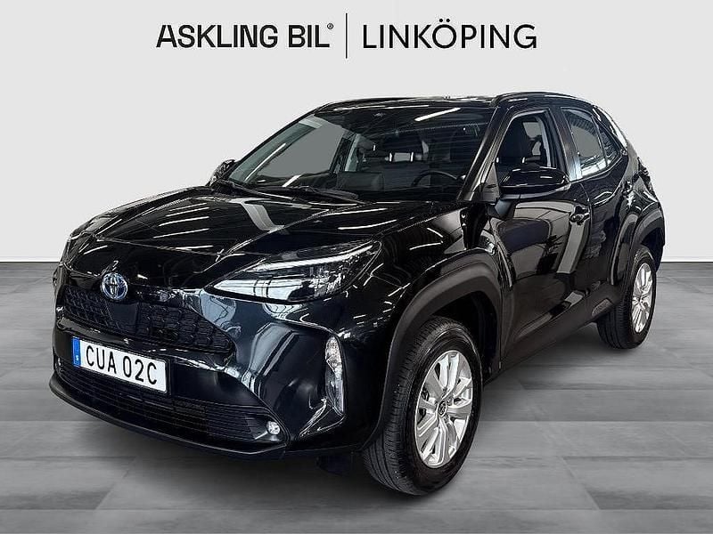Svart Begagnad 2024 Toyota Yaris Cross Active SUV | 255 000 kr (Bra pris) - Bild 1/4