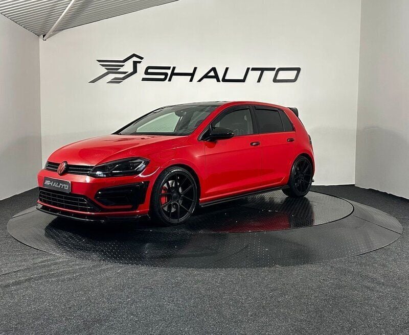 Röd Begagnad 2018 VW Golf VII R Halvkombi | 329 900 kr - Bild 1/4