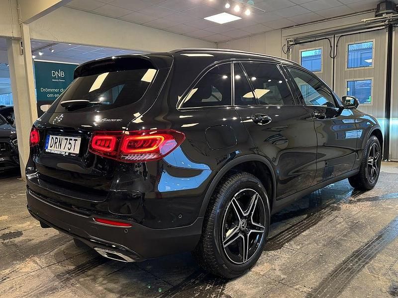 Begagnad Mercedes GLC300e AMG 306 HK (225 kW) 2021 Svart SUV