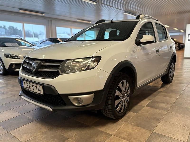Begagnad Dacia Sandero Stepway 90 HK (66 kW) 2014 Vit Kombi